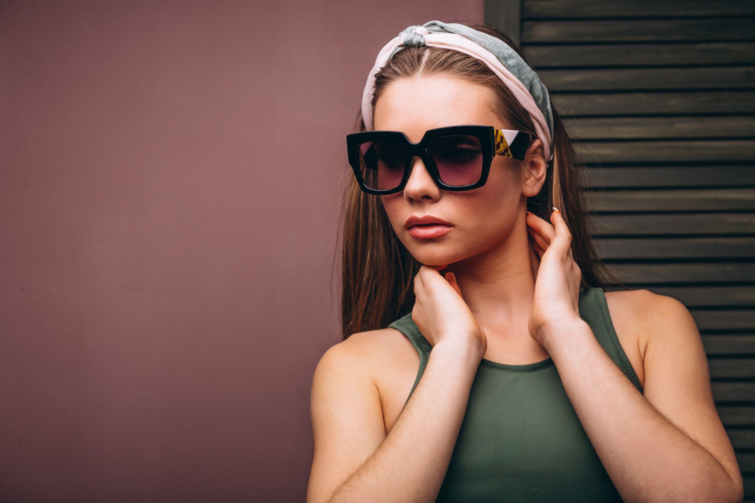 Damskie okulary przeciwsłoneczne Dior – elegancja i ochrona dla twoich oczu