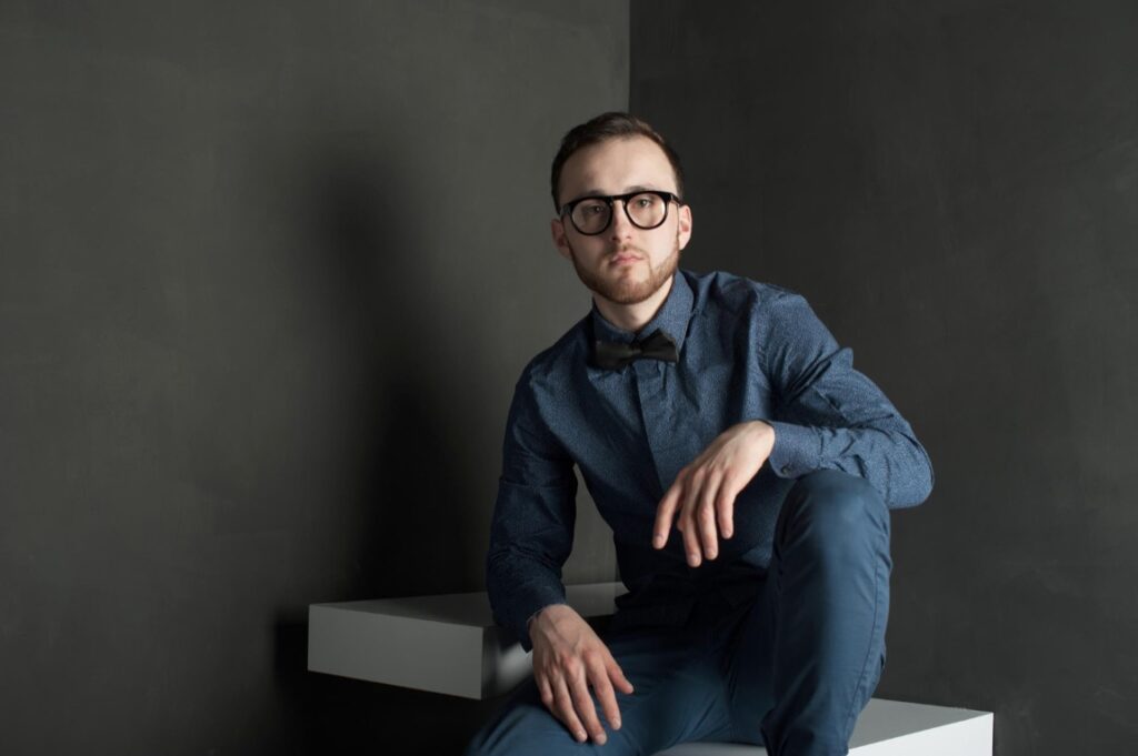 Okulary Prada to nie tylko gwarancja jakości i komfortu, ale również inwestycja w Twój wizerunek.